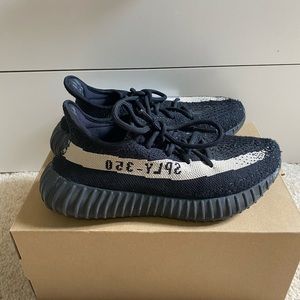 ADIDAS YEEZY BOOST 350 V2 Oreo - Size 5.5